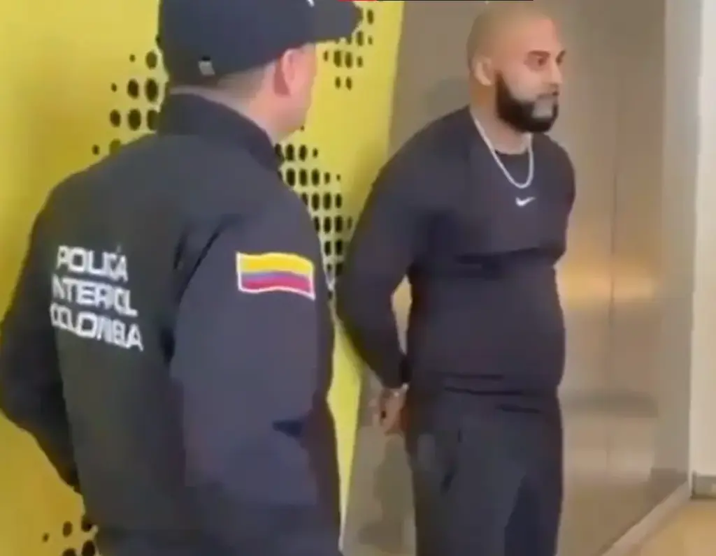 Arif Jhuman was captured in El Tesoro shopping center.